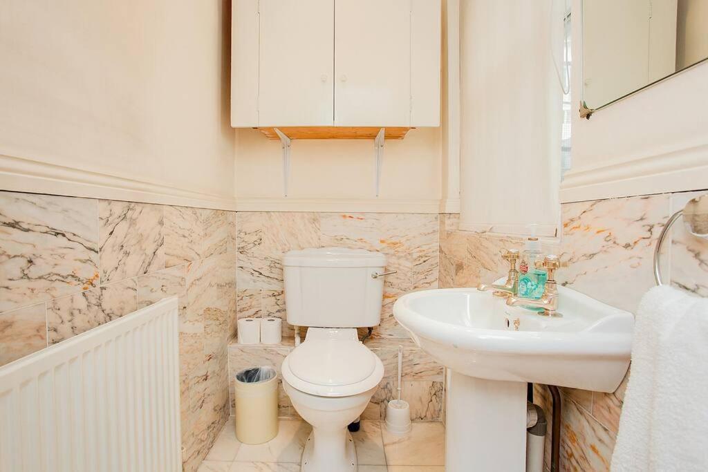 Appartement Bright 2 Bedroom Flat In *