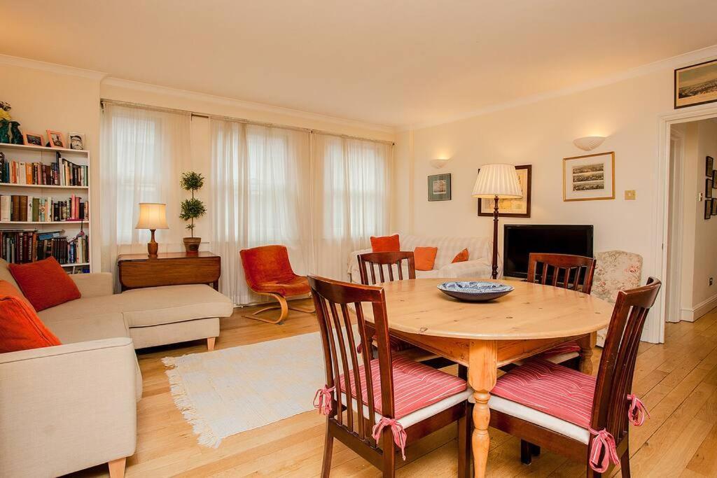 Appartement Bright 2 Bedroom Flat In *