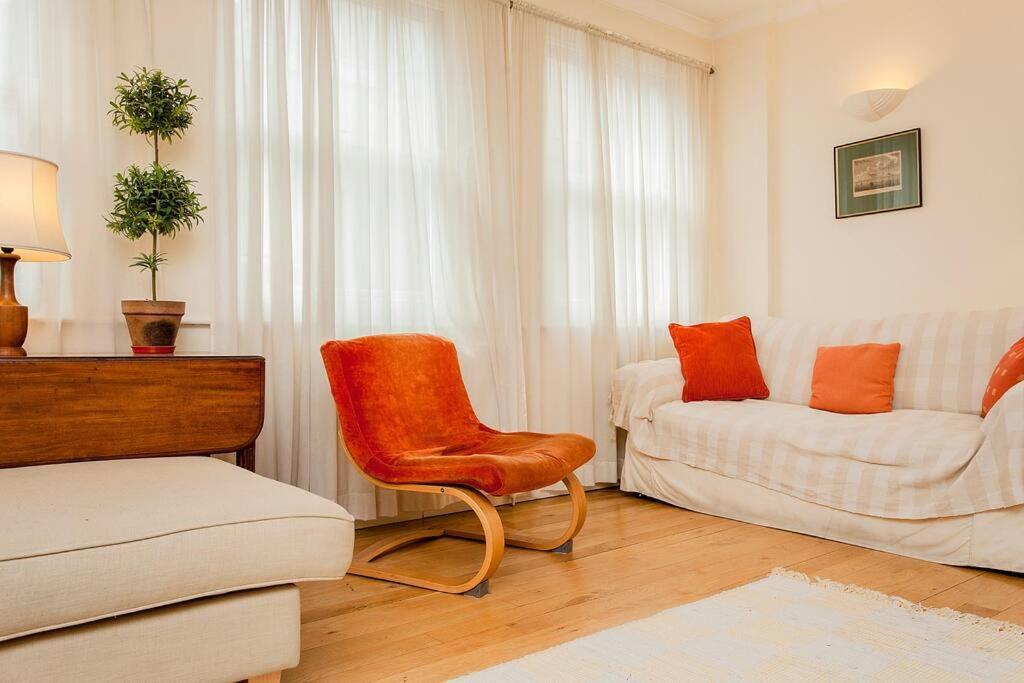 Bright 2 Bedroom Flat In Appartement Londen
