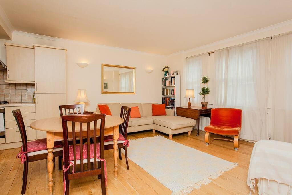 Appartement Bright 2 Bedroom Flat In