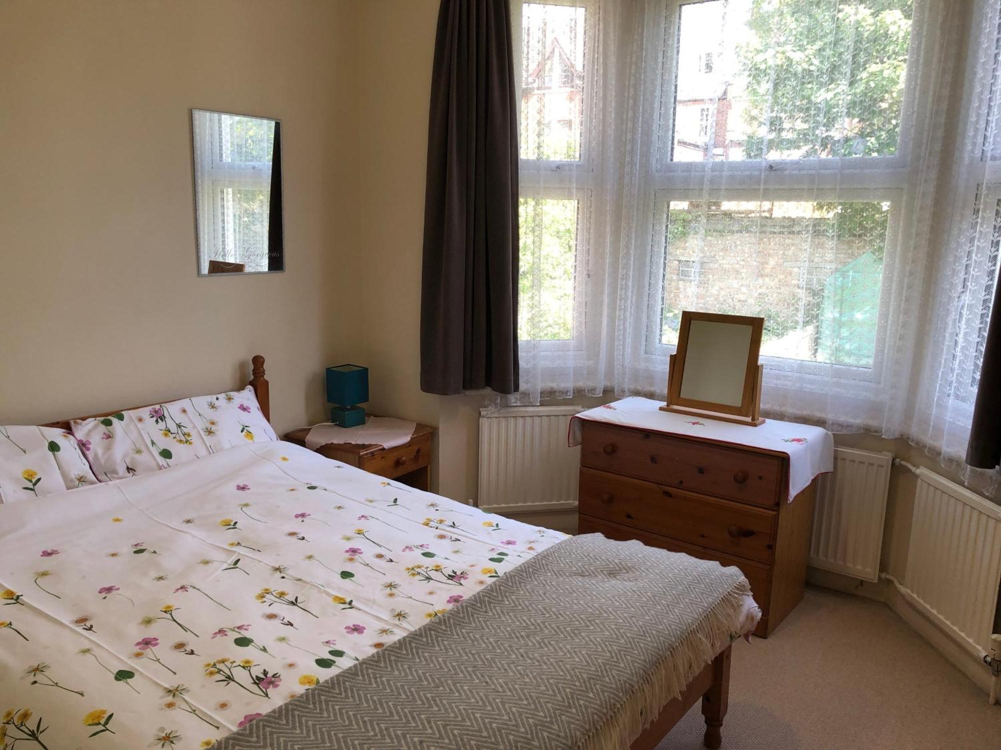 Spacious West 2 Bedroom Apartamento Londres