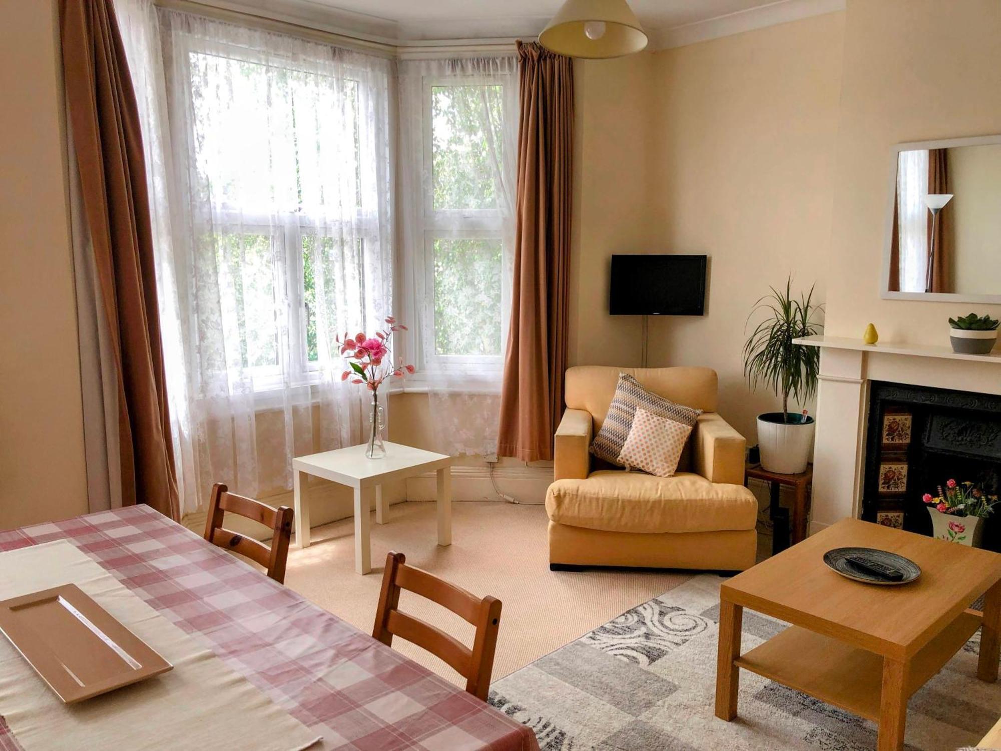 Spacious West 2 Bedroom Apartamento