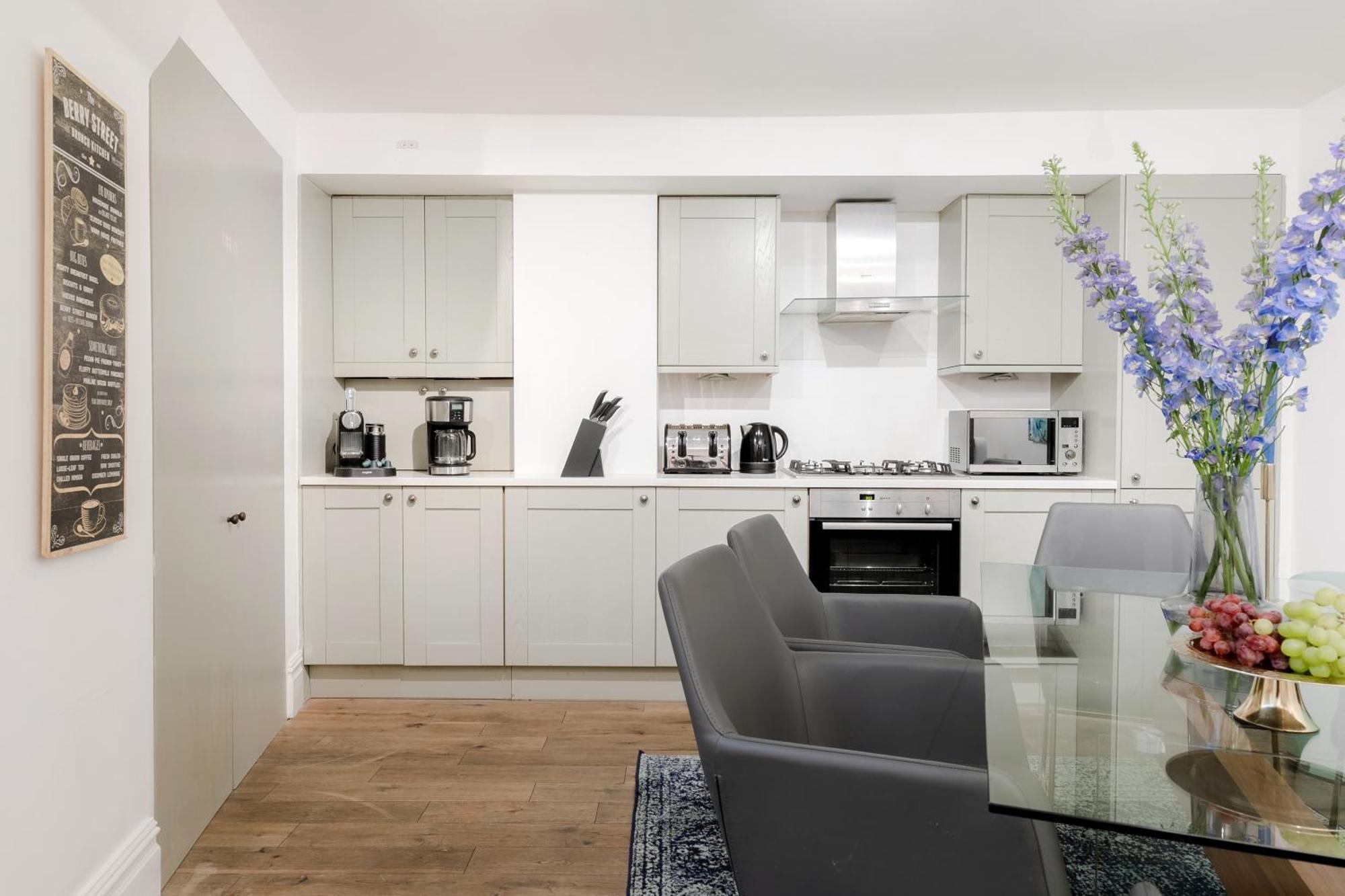 Phenomenal 5bedroom Design House For Nomads Xxl Groups Apartamento *