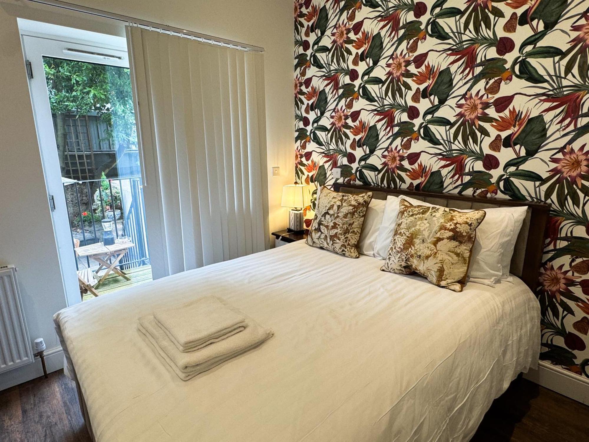 The Avonmore Olympia Bed & Breakfast