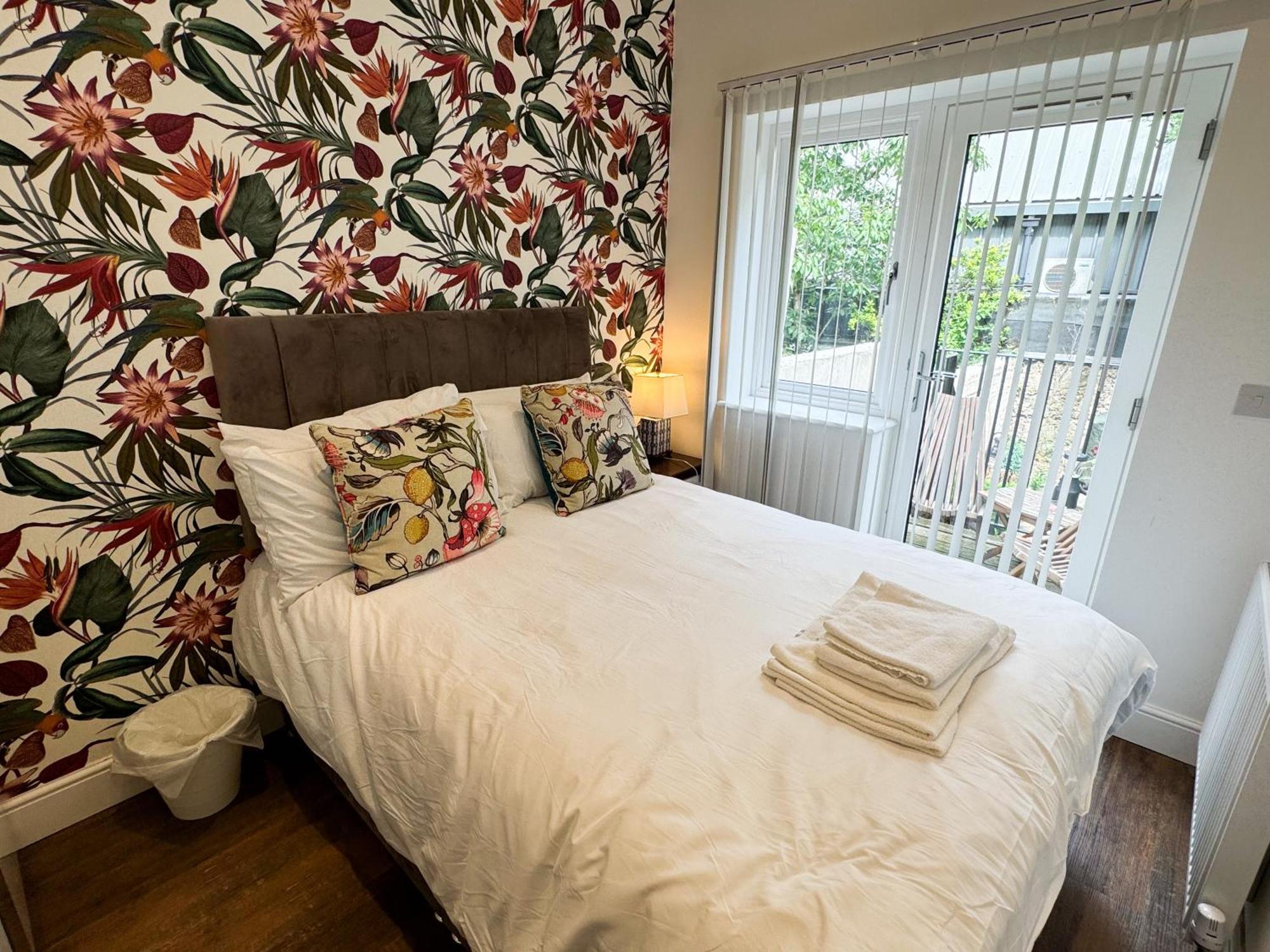 Bed & Breakfast The Avonmore Olympia London