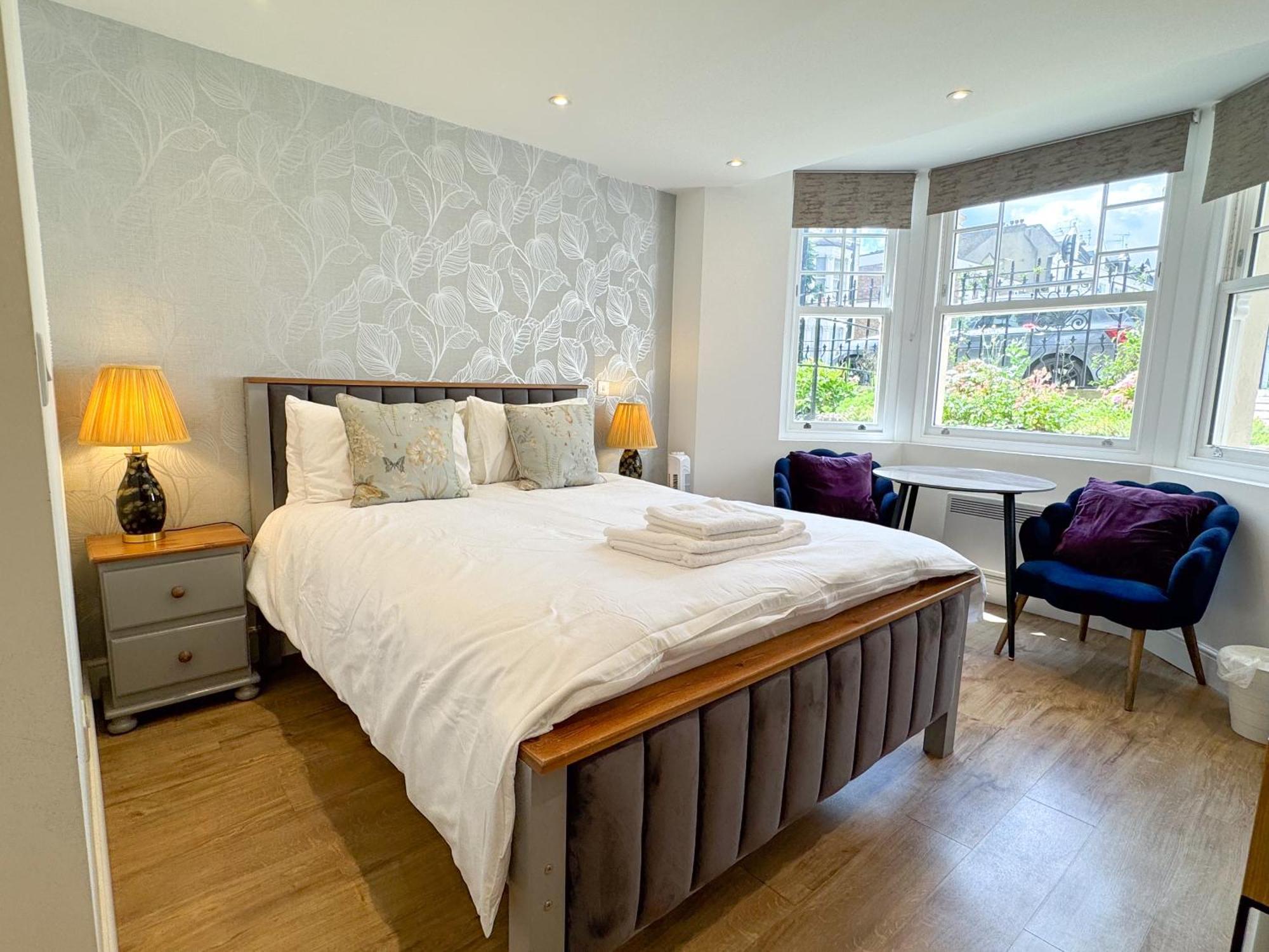 Bed & Breakfast The Avonmore Olympia London