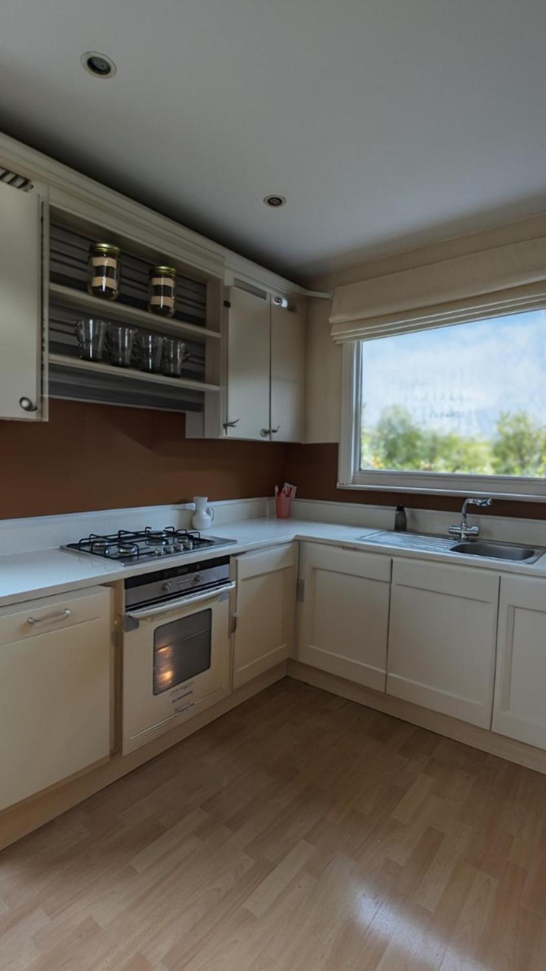 Peaceful 3 Beds - Near Central *