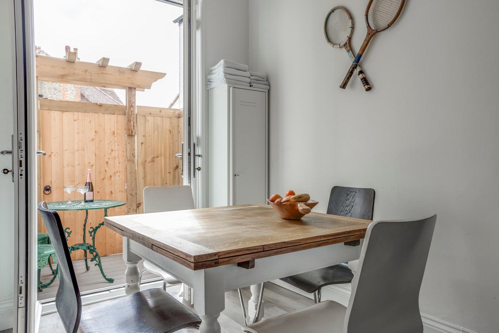 Wimbledon 2 Bed Tennis & Travel * London
