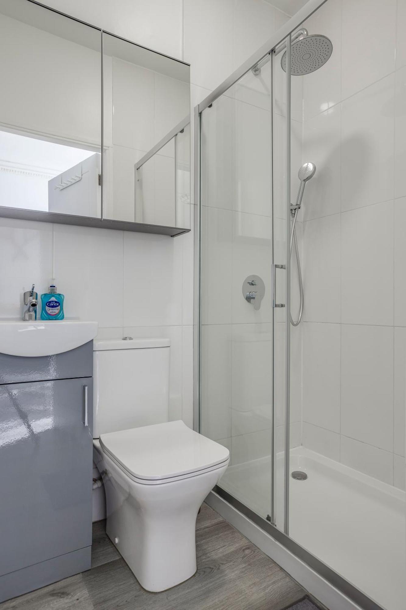 Wimbledon 2 Bed Tennis & Travel Apartment London