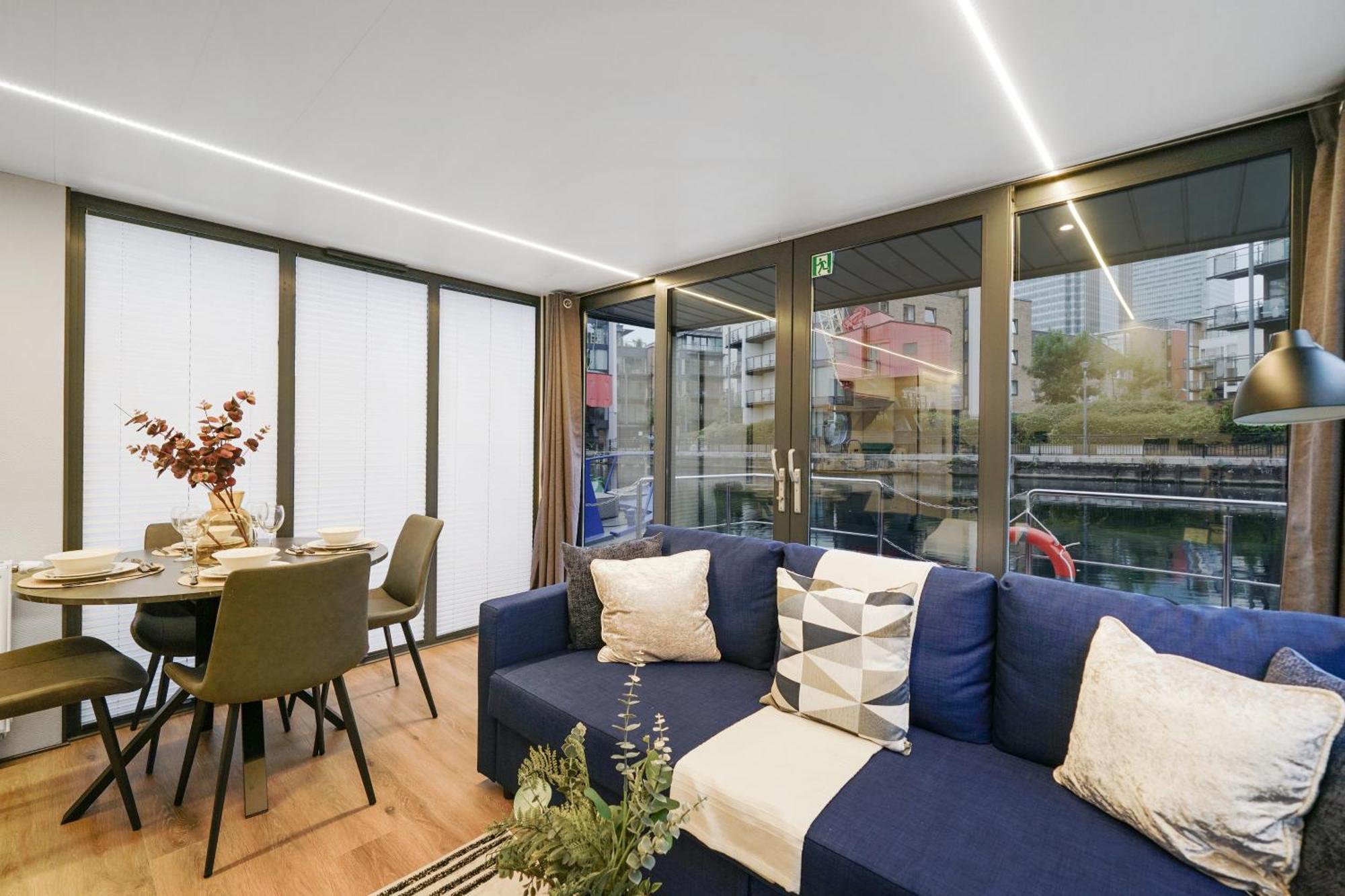 Water In - Roof Terrace Hotel en barco