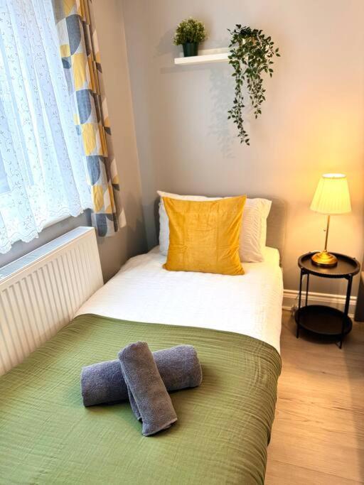 Garden 1-bed Flat 30min To Downtown & Free Parking *