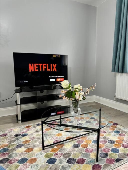 Garden 1-bed Flat 30min To Downtown & Free Parking * Londres