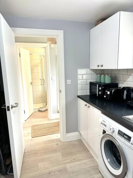 Garden 1-bed Flat 30min To Downtown & Free Parking Londres