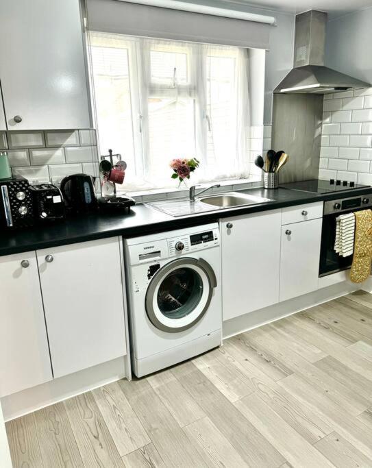 Appartement Garden 1-bed Flat 30min To Downtown & Free Parking Londres