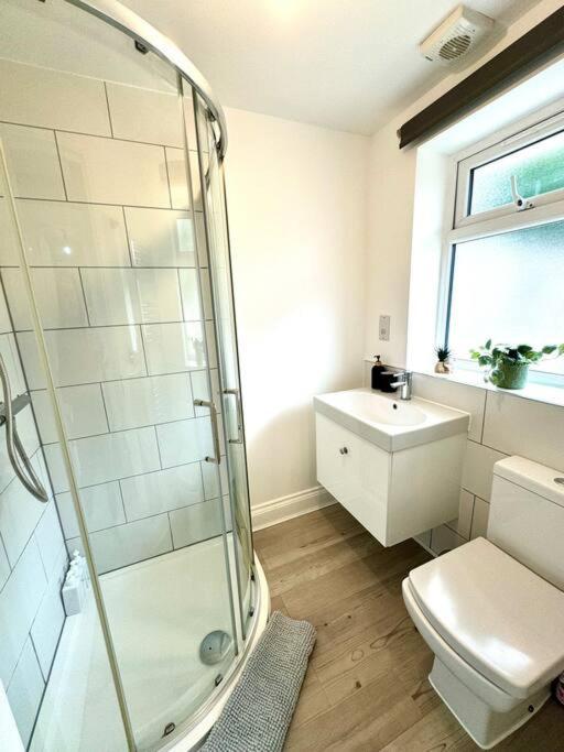 Garden 1-bed Flat 30min To Downtown & Free Parking *