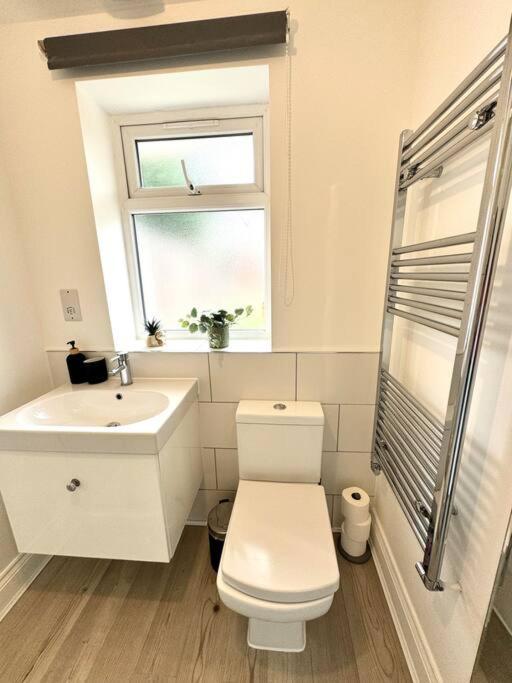 Garden 1-bed Flat 30min To Downtown & Free Parking *