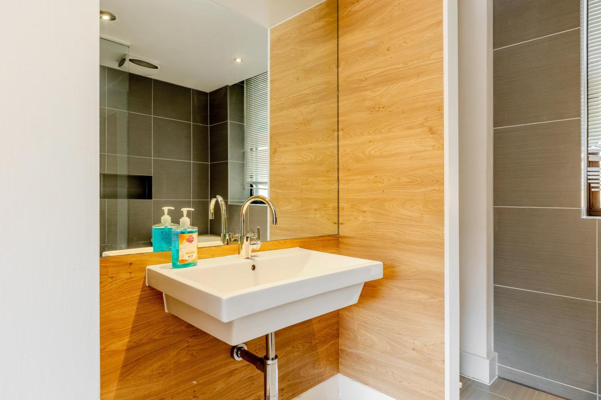 Modern Serviced 3 Minutes From Blackfriars Station * Londres
