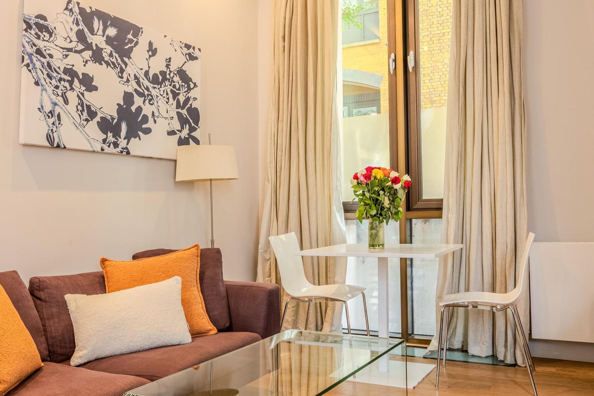 Modern Serviced 3 Minutes From Blackfriars Station Appartement