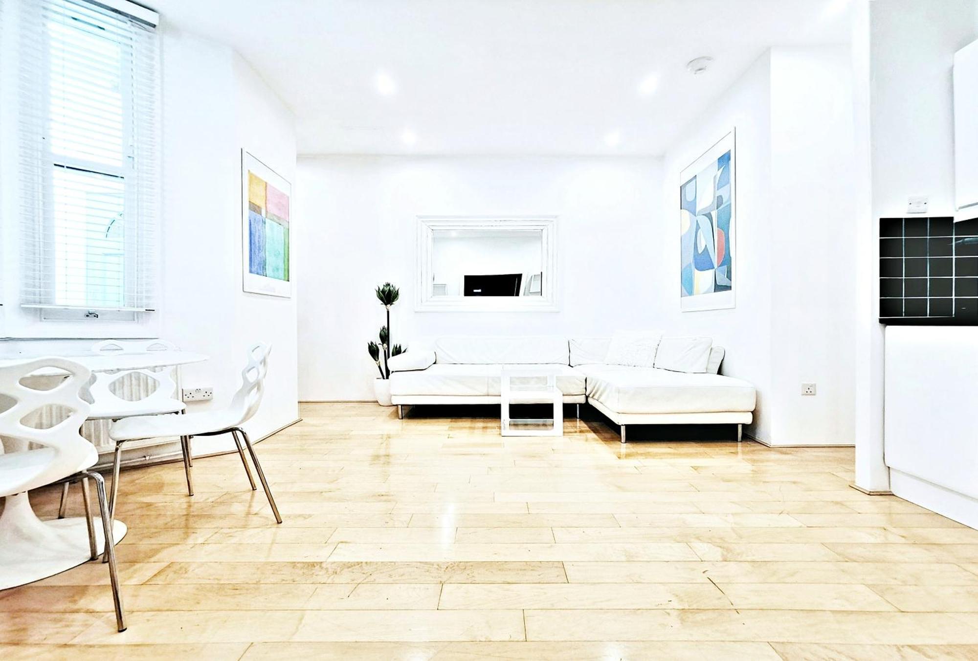 Brackenbury Apartahotel