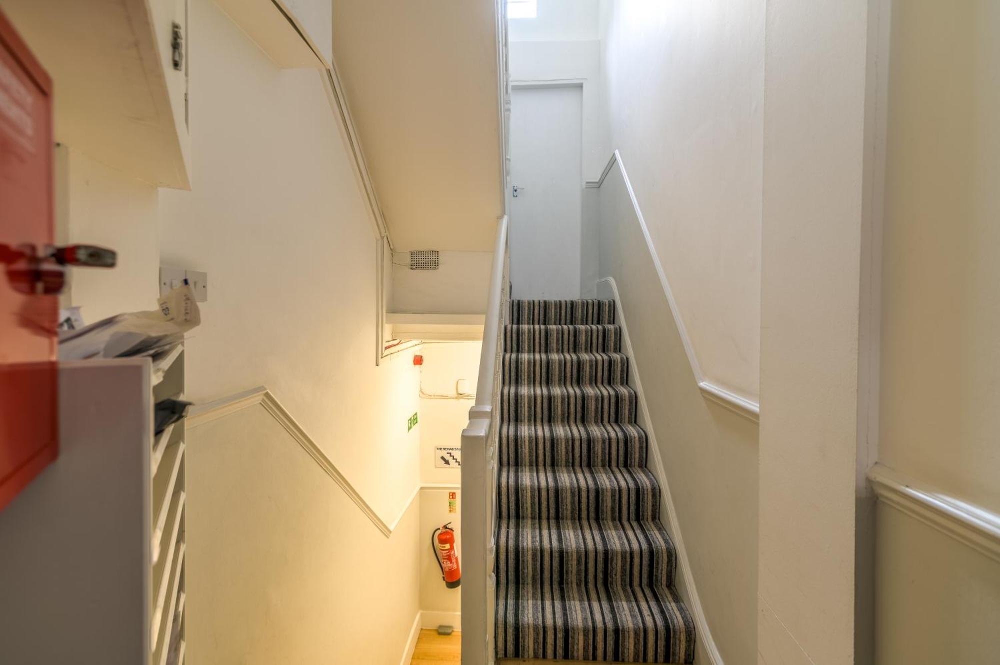 Two Bed By Livestay Short Lets & Serviced Near Oxford Circus Apartment *