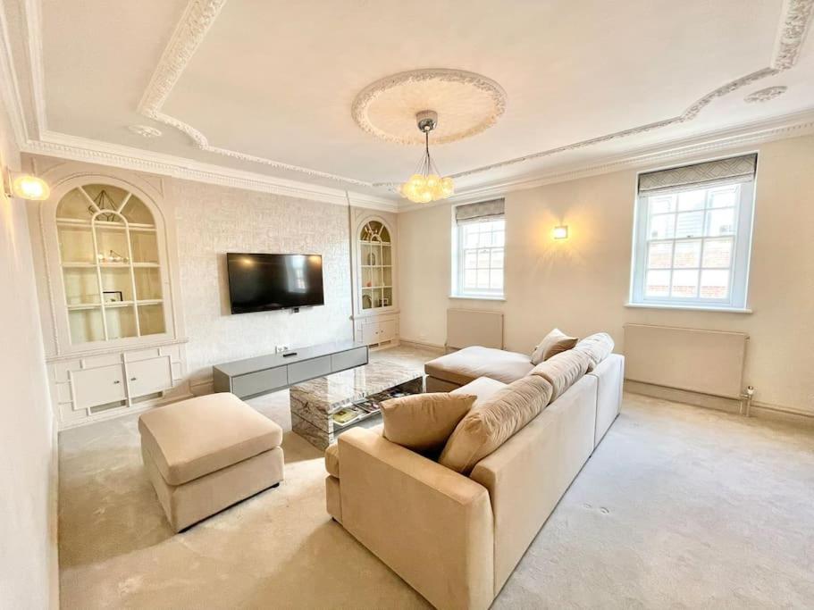 Luxury 3-bdr Flat Near Selfridges Mayfair *
