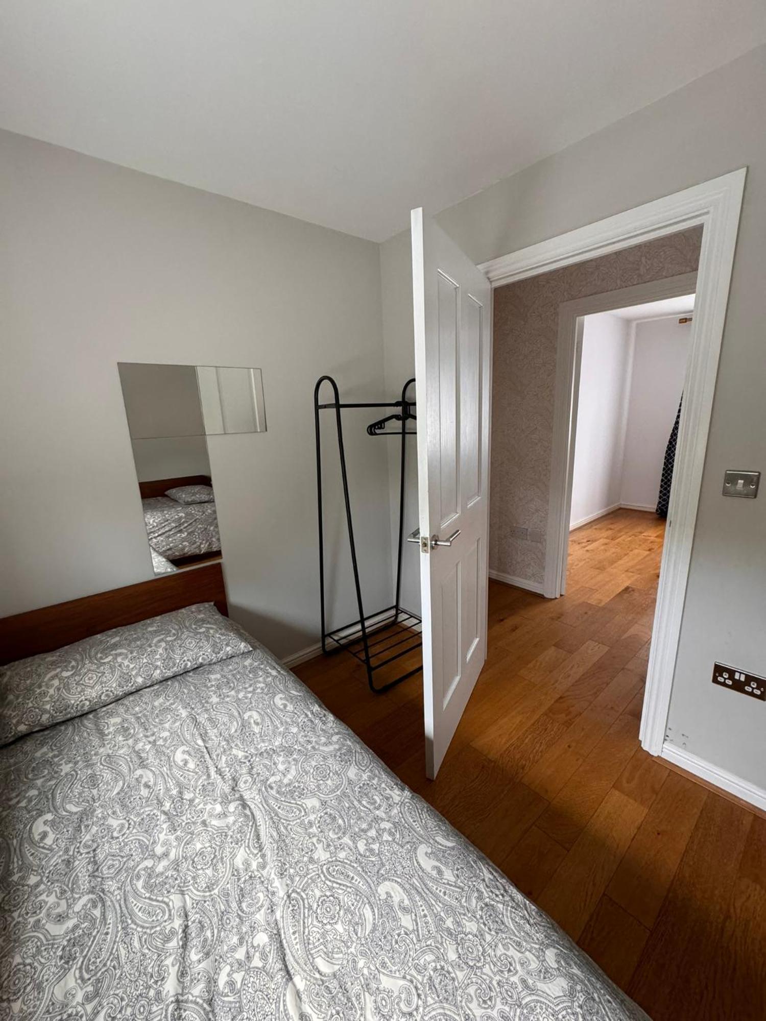 2-bedroom Flat Walking Distance To Excel - Perfect Location! Appartement