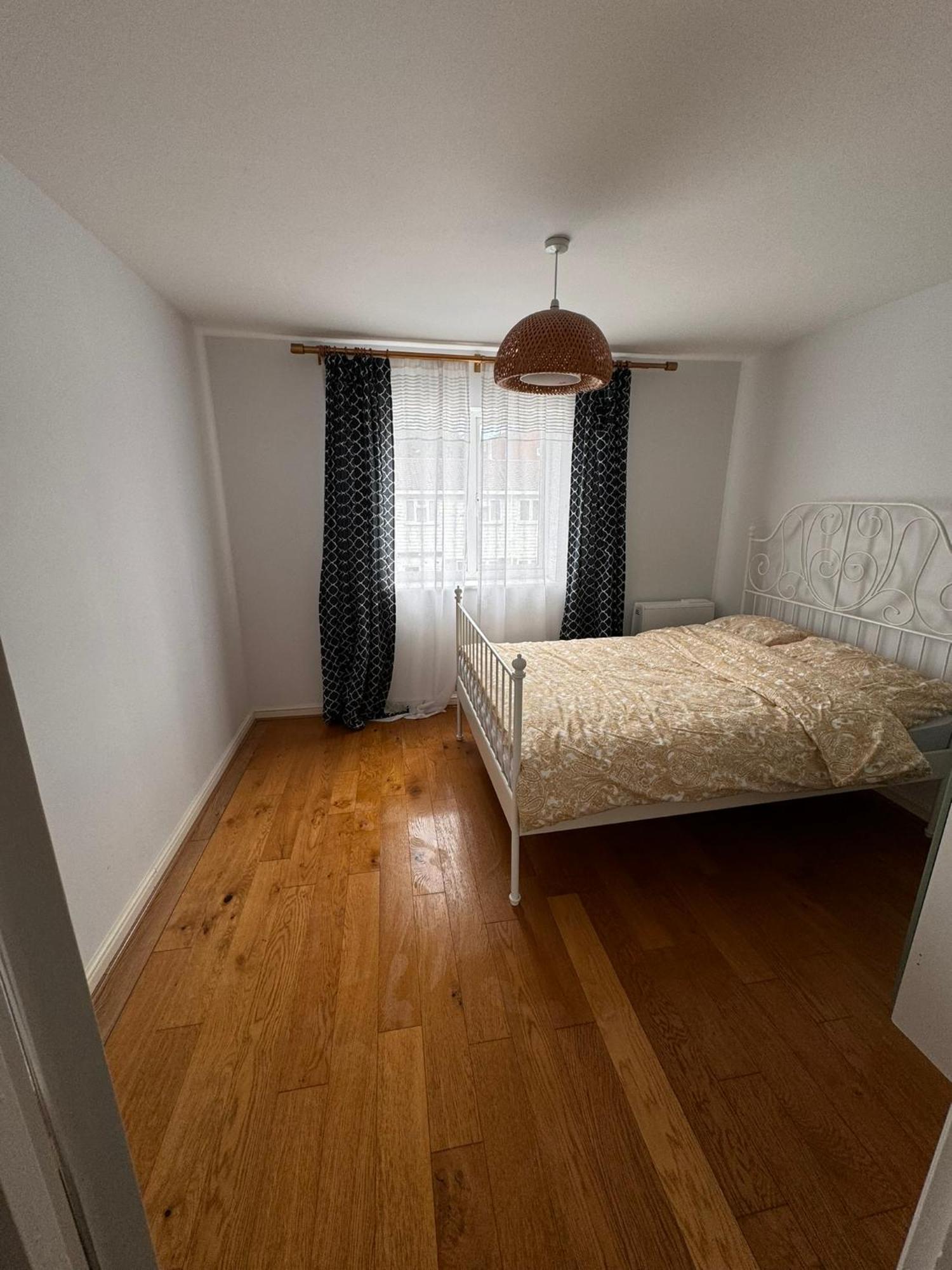 2-bedroom Flat Walking Distance To Excel - Perfect Location! * Londen