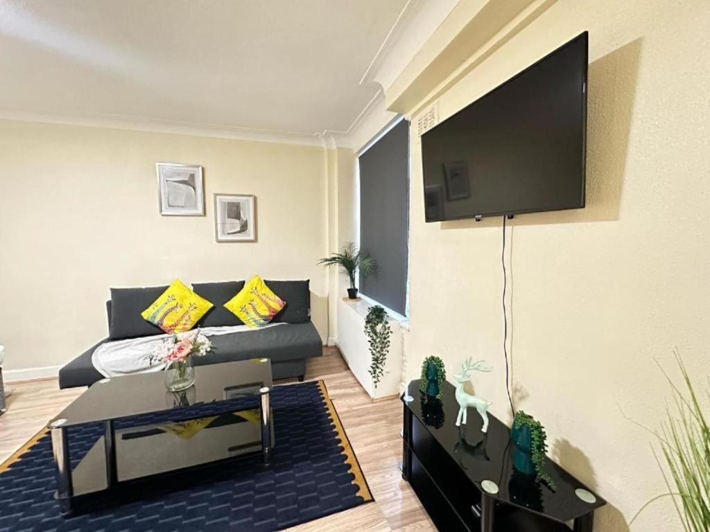 Edgware Road Comfortable