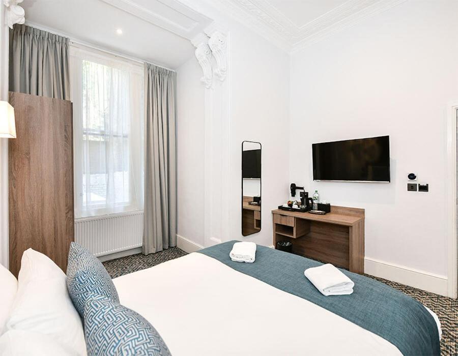 The Chapter - The J Hyde Park Hotel 3*