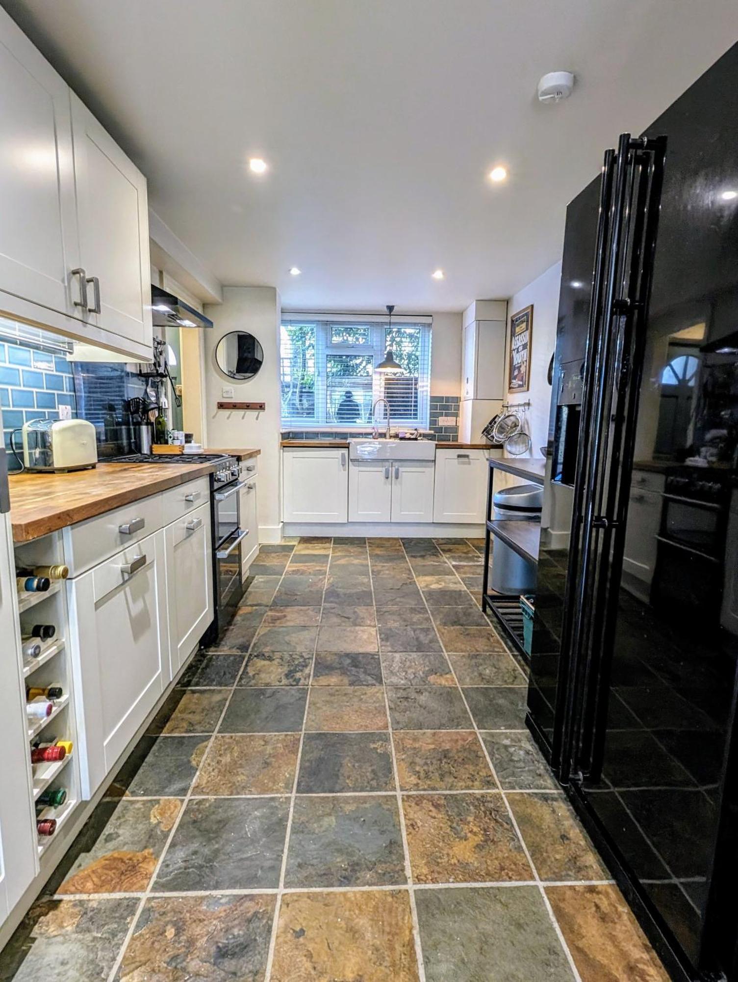 Modern Well Presented With Garden Appartement