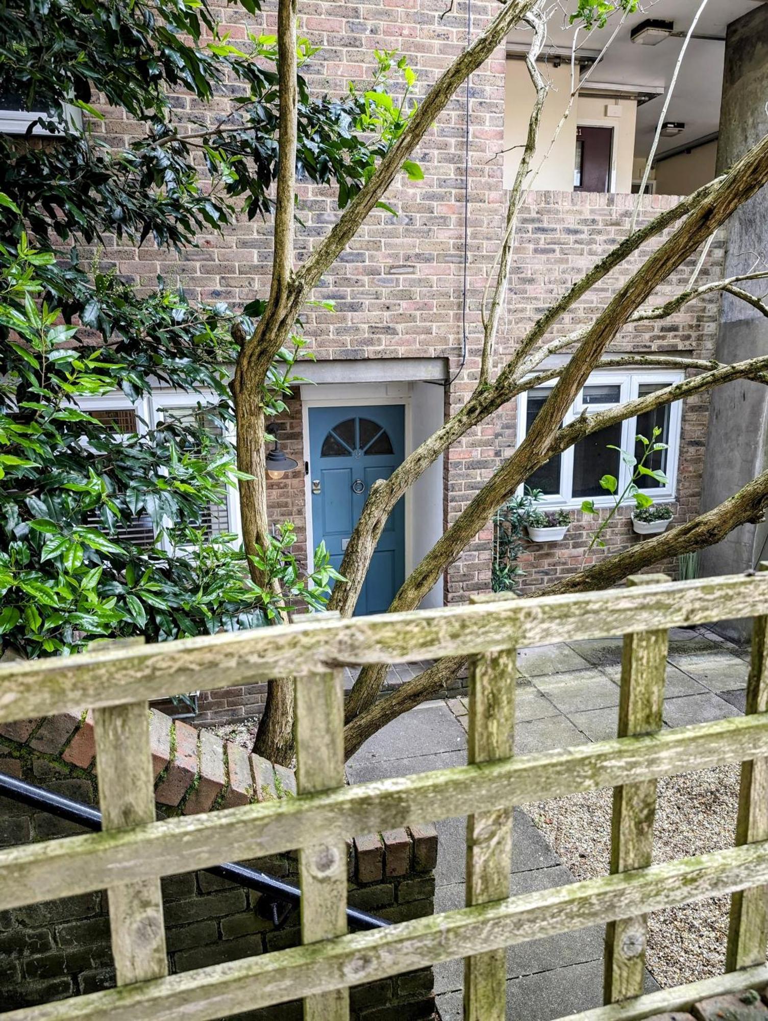 Modern Well Presented With Garden Appartement