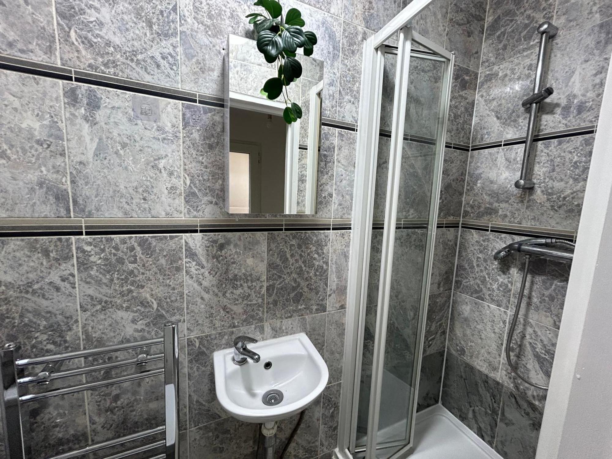 Serviced Near Tottenham Hotspurs Football Stadium Great For Contractors Apartamento Londres