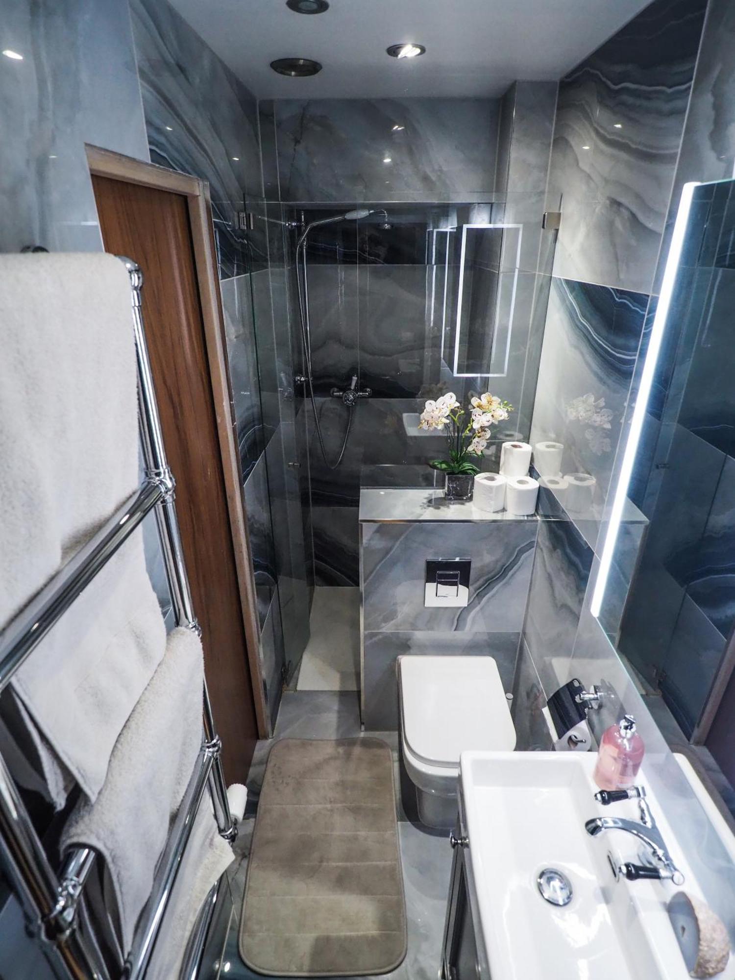 Alluring Flat In Londres