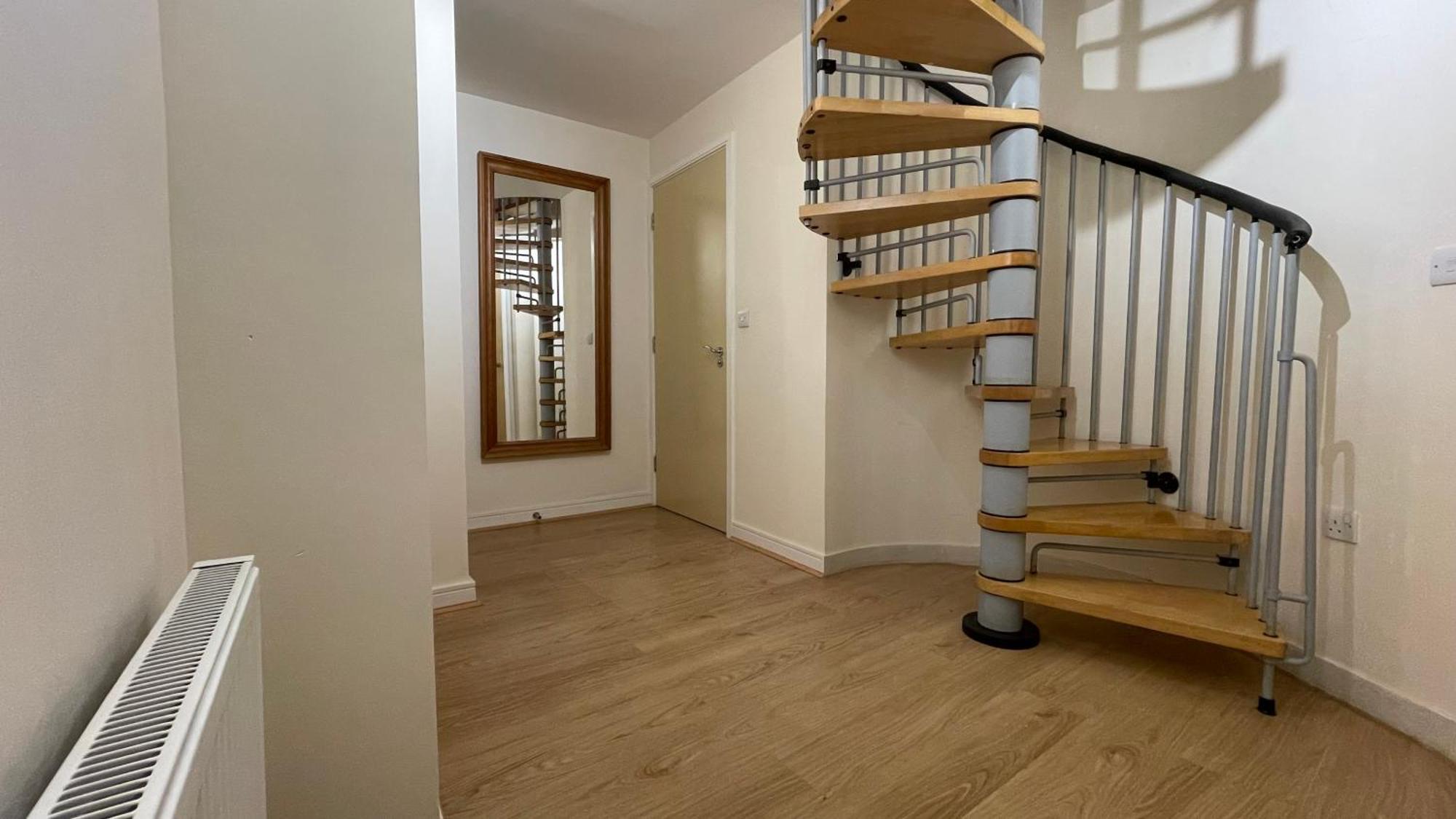 4- Bedroom , 1 Living Flat Near Emirates Stadium Apartamento *