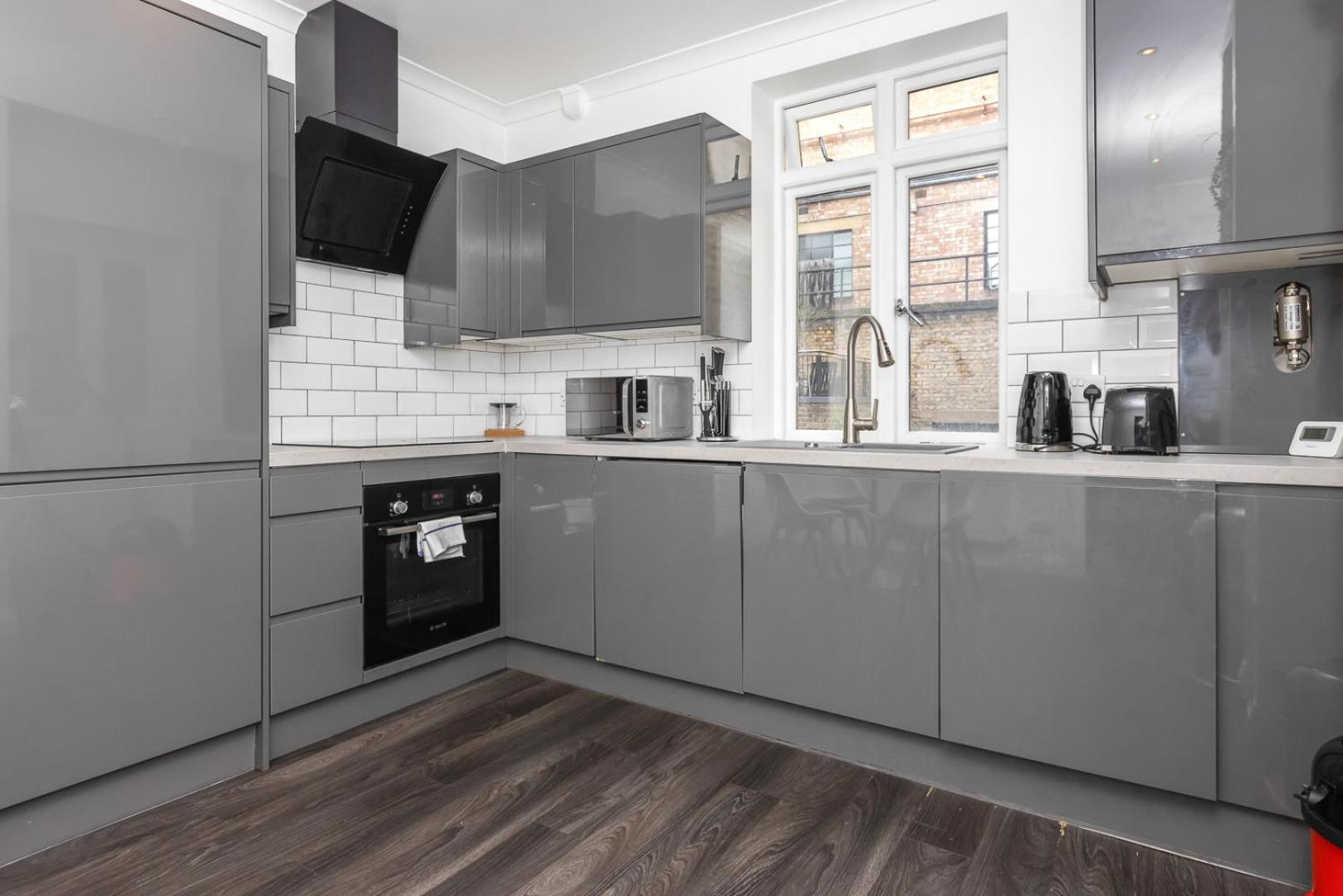 Two Modern 2 Bed In Camden *