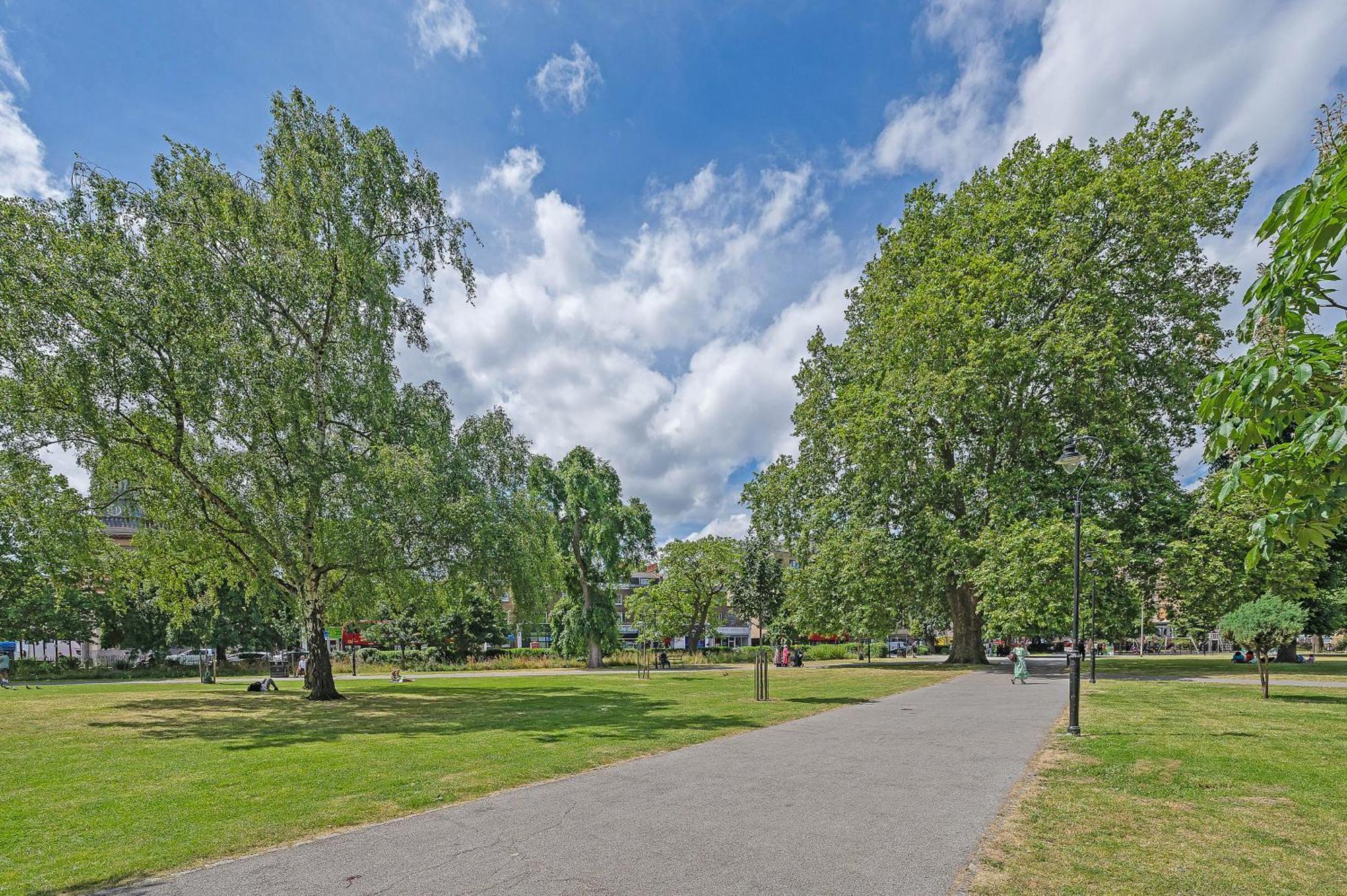 Bright And Spacious 2 Bedroom Flat With Ensuite Bathrooms In Se5 Apartment *