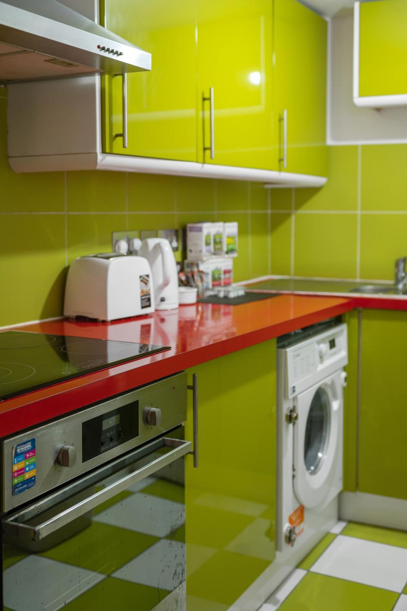 Apartment Bright And Spacious 2 Bedroom Flat With Ensuite Bathrooms In Se5 *