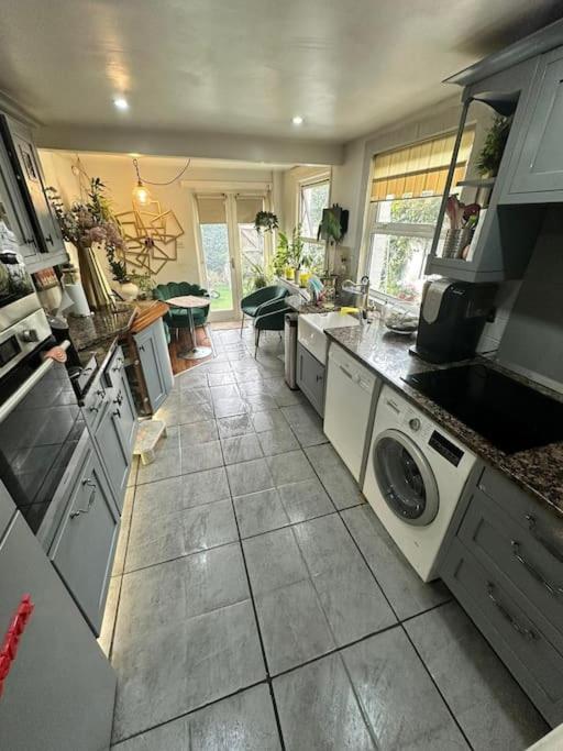 My Sky - Serviced House Well Situated * Londres