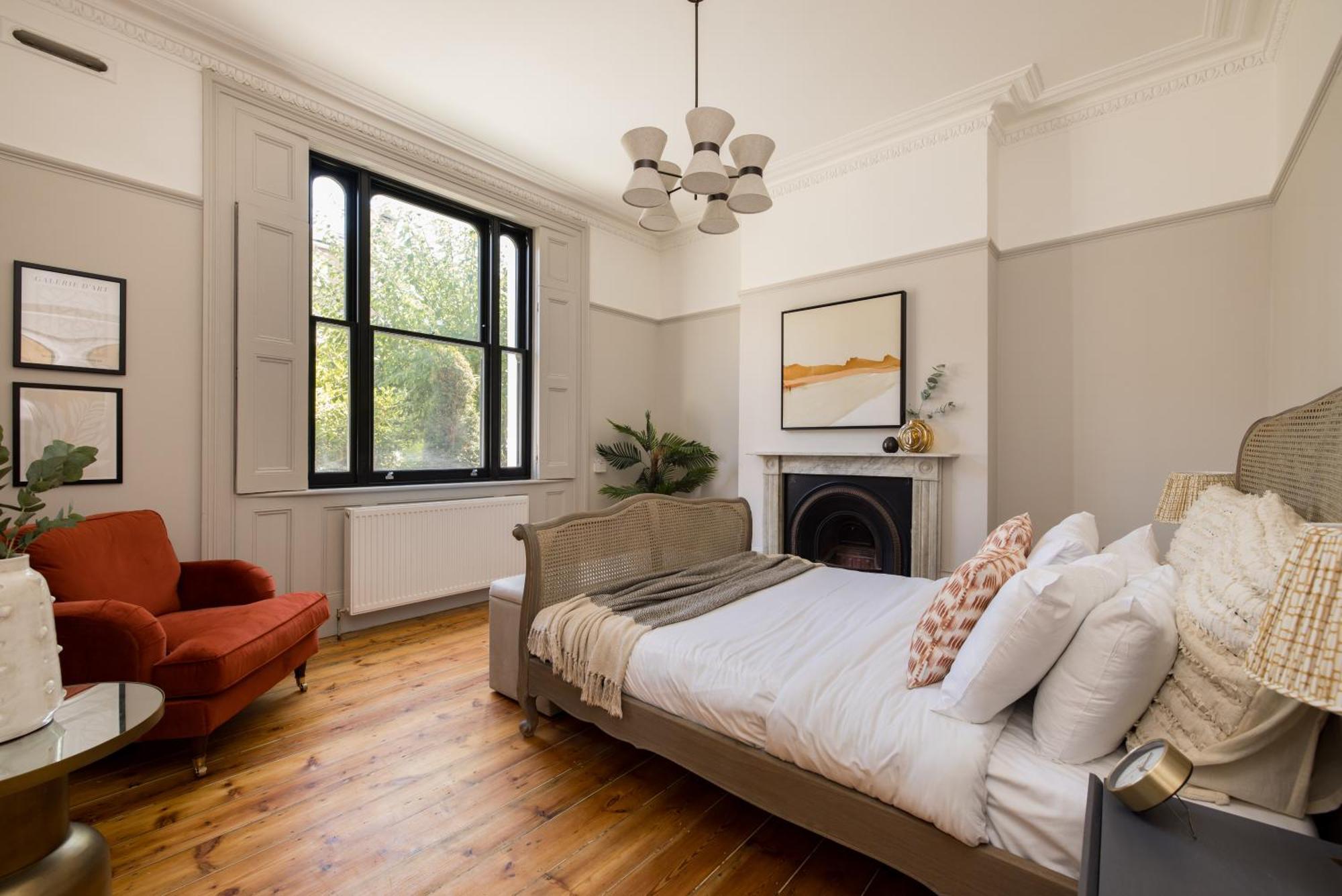 The Tyrwhitt Road Place - Lovely 2bdr Flat With Garden
