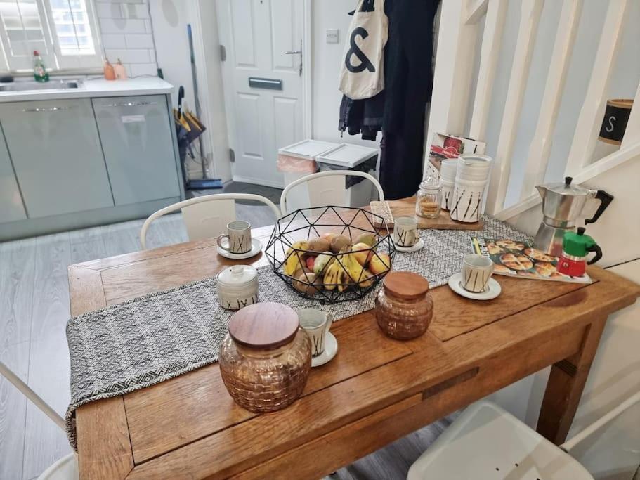4bed 3bath 8min To Bridge Hébergement de vacances Londres