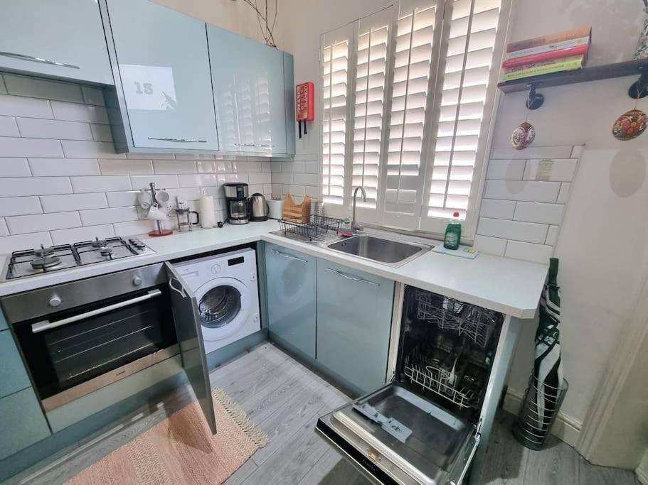 4bed 3bath 8min To Bridge Hébergement de vacances Londres