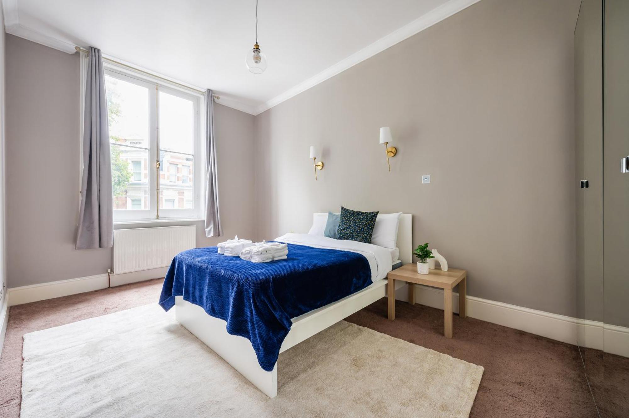 Large 1 Bedroom In Center Of 2 Londres
