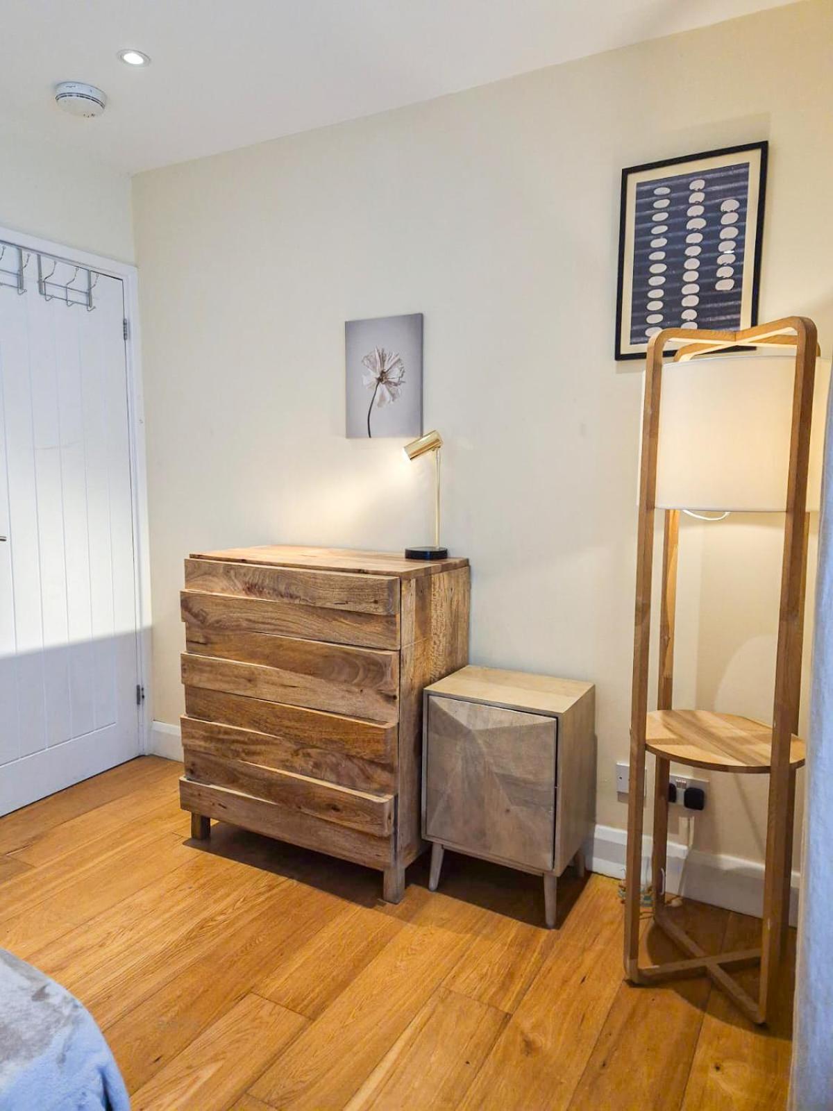 Refined 2 Bedroom Flat Few Steps From The Oval * Londres