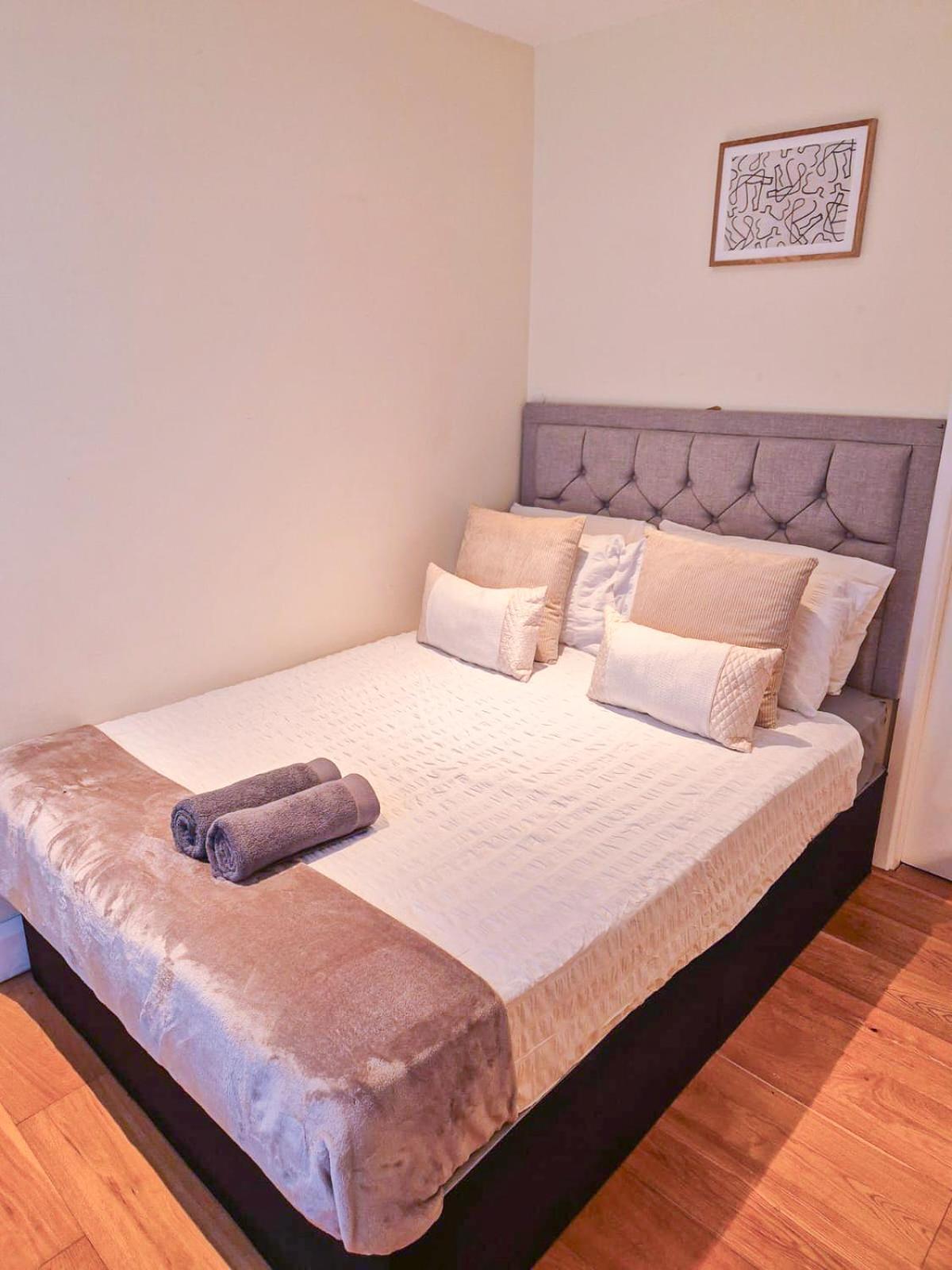 Apartamento Refined 2 Bedroom Flat Few Steps From The Oval Londres