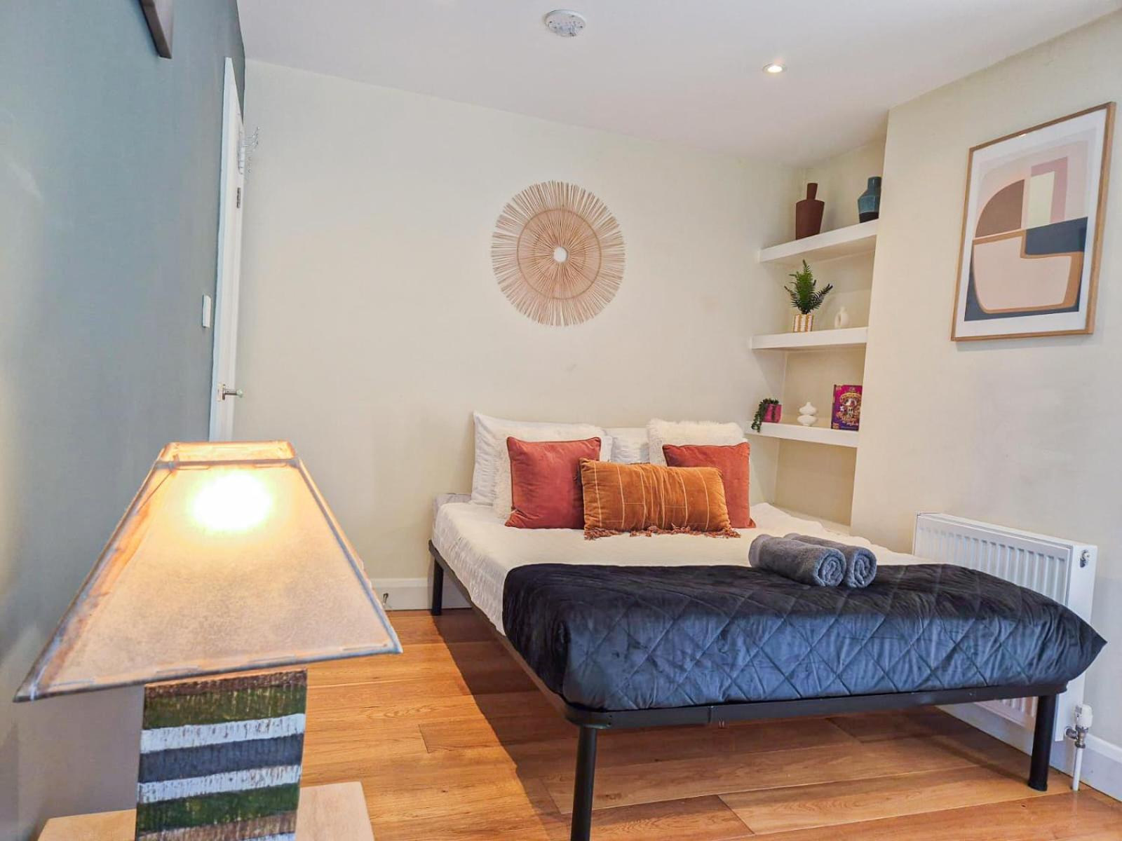 Apartamento Refined 2 Bedroom Flat Few Steps From The Oval Londres