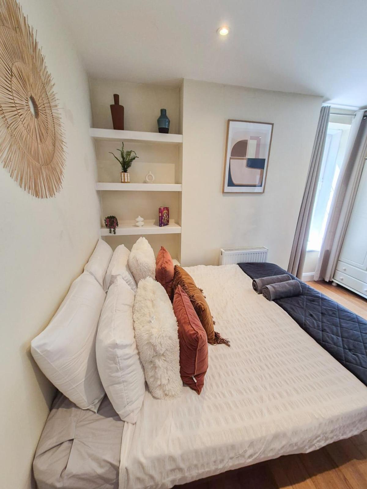 Refined 2 Bedroom Flat Few Steps From The Oval * Londres