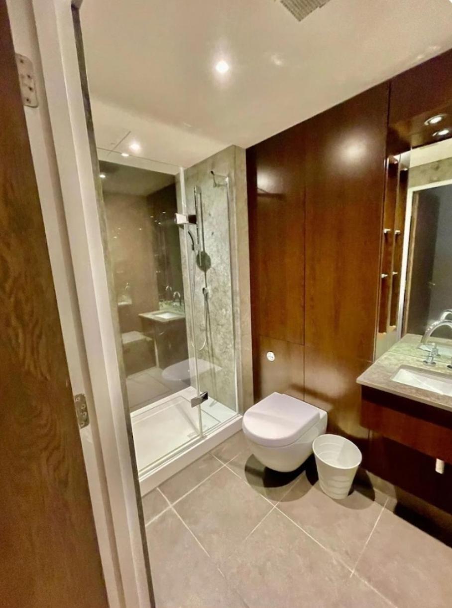 Chelsea City Apartment In London--24 Hours Gym *