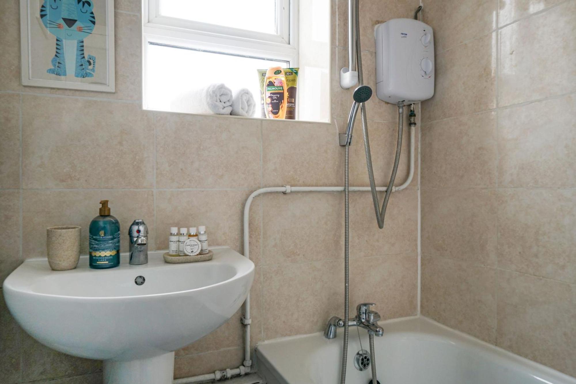 Two Bedroom By Livestay Short Lets & Serviced London, Clapham Londen