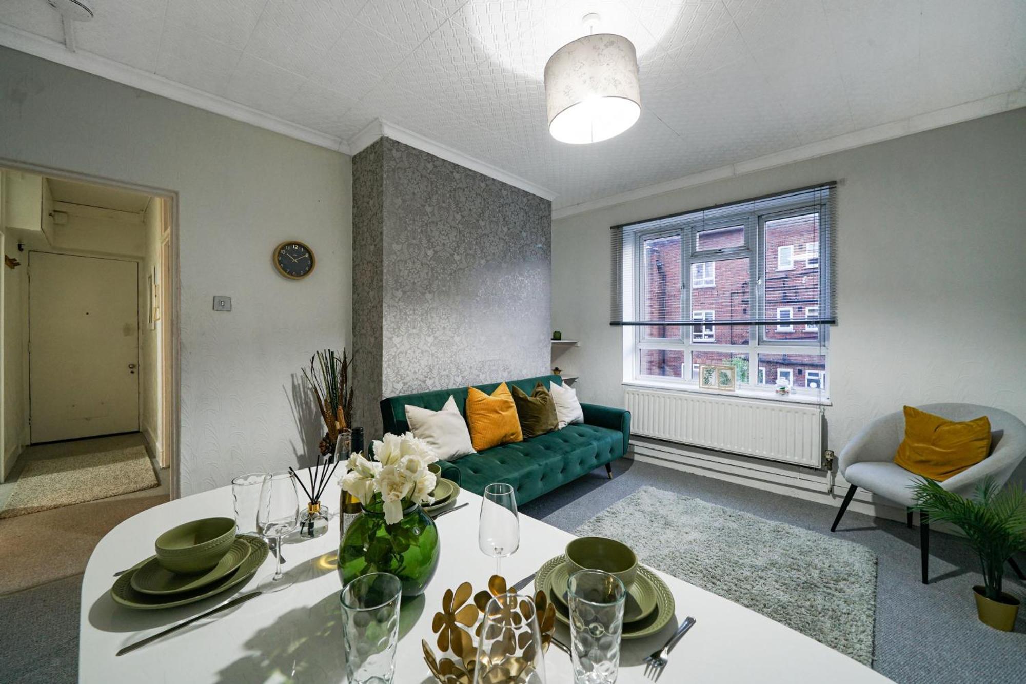 Two Bedroom By Livestay Short Lets & Serviced London, Clapham * Londen