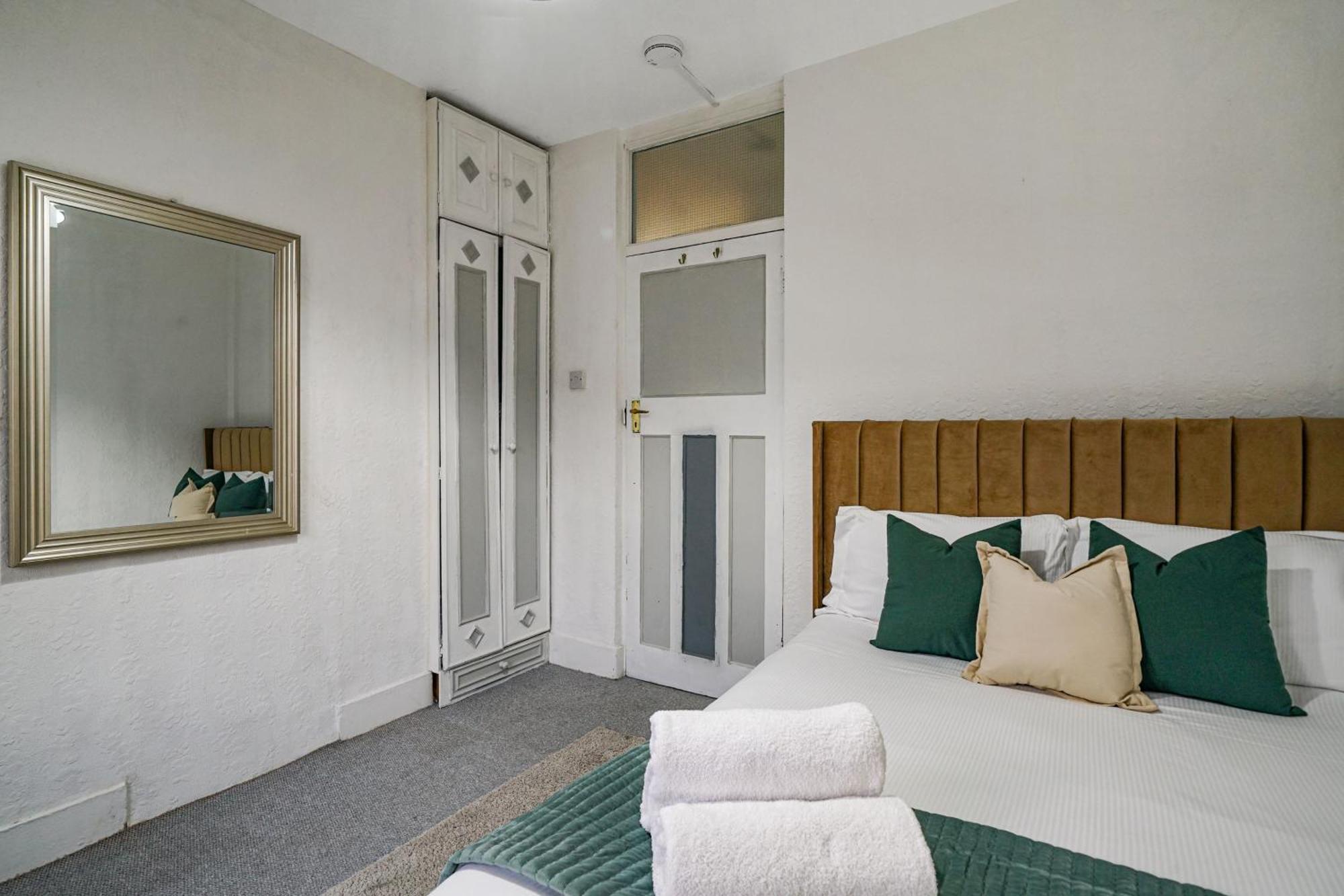 Two Bedroom By Livestay Short Lets & Serviced London, Clapham Appartement